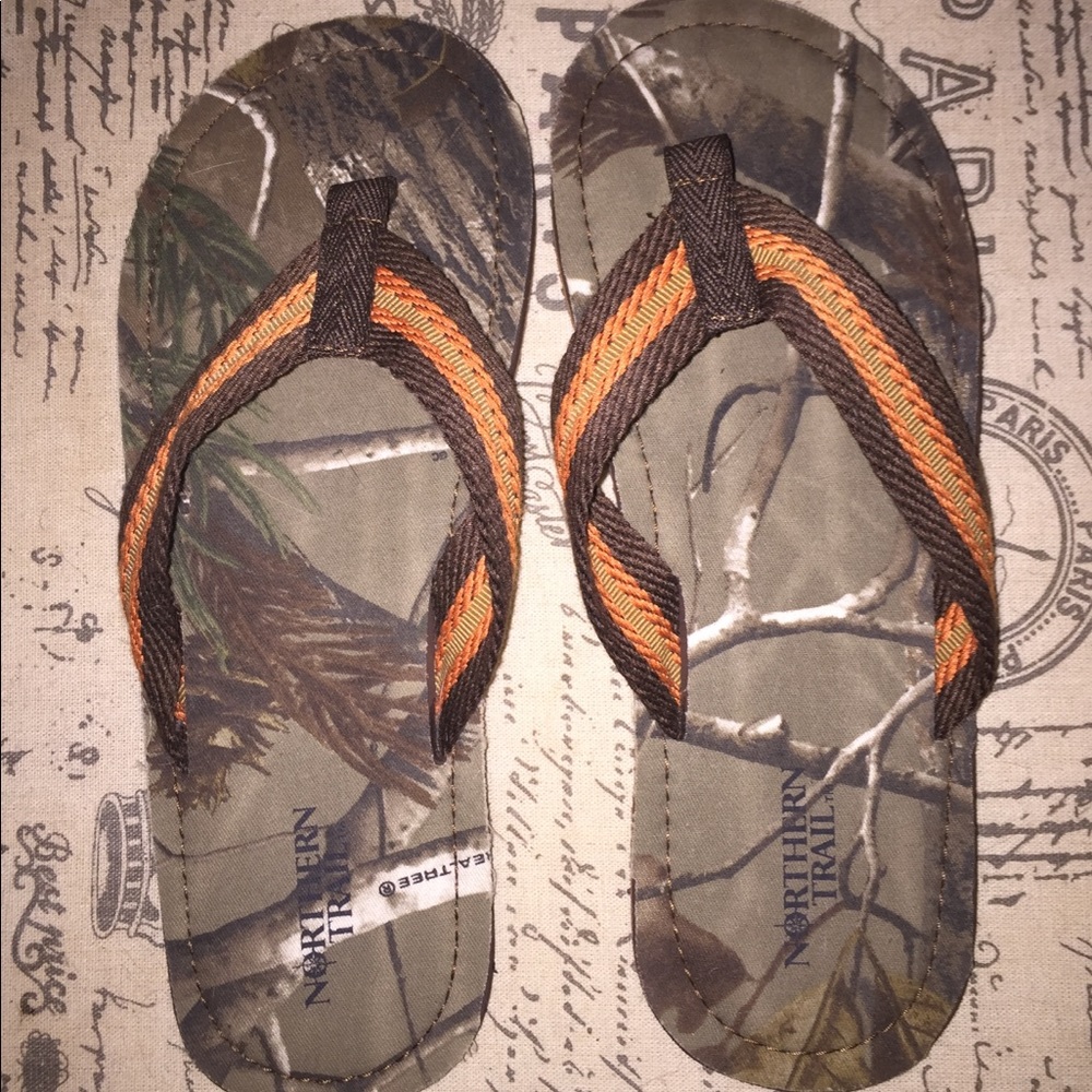 Northern Trail Men’s Camo flip flops or Sandals